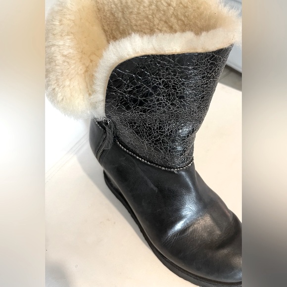 UGG/Koolaburra black leather boots with sheepskin. Size 9 great.. - Picture 4 of 13